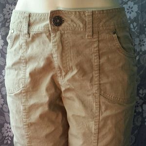 Nice roll cuff capri pants